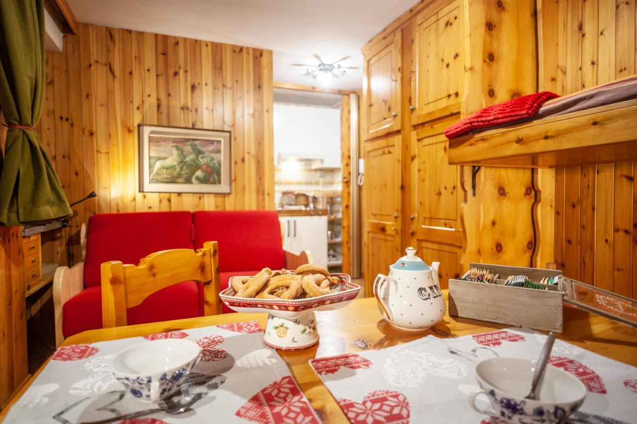 Casa-Chalet, In Centro A Courmayeur! Экстерьер фото